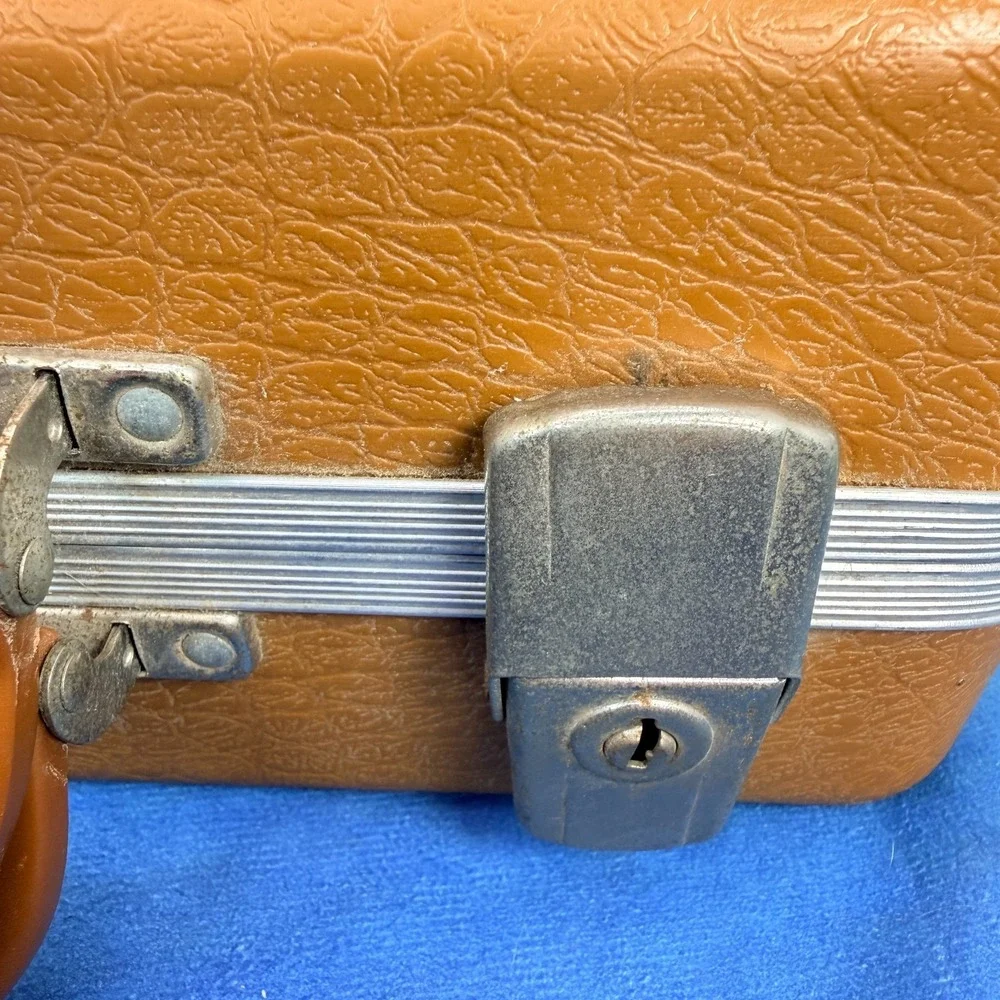 Vintage Doskocil Gun Guard Orange Faux Alligator Hard Case Briefcase Foam Box